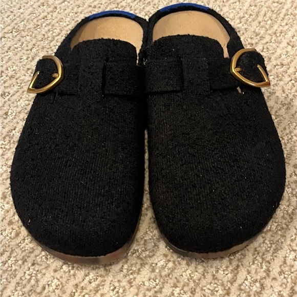 ROTHY’S The Buckle Clog in Soft Black Bouclé - Picture 1 of 3